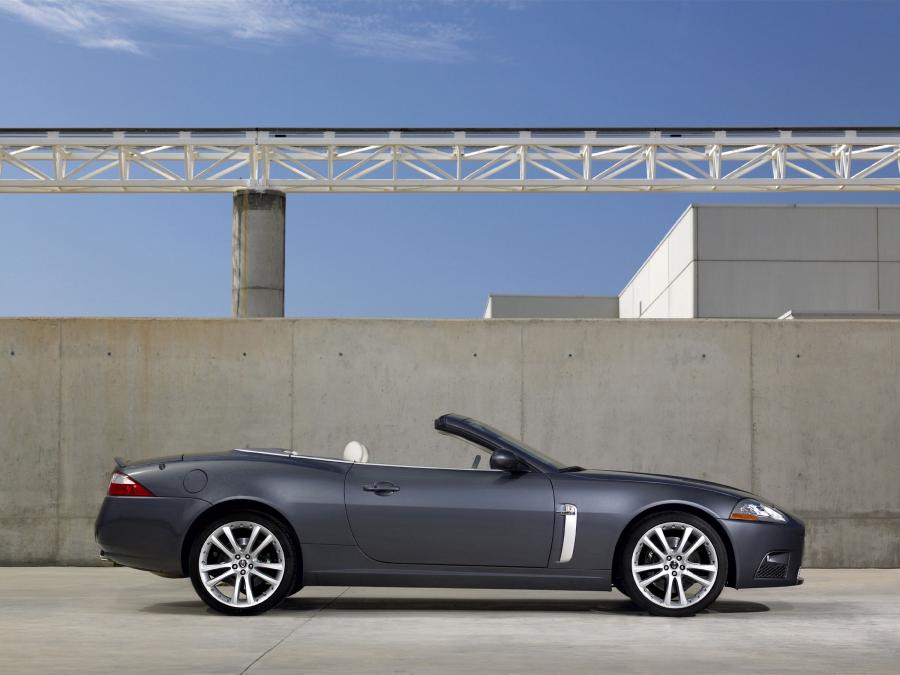  Jaguar XKR Convertible 2007 года  (фото 8 из 52)